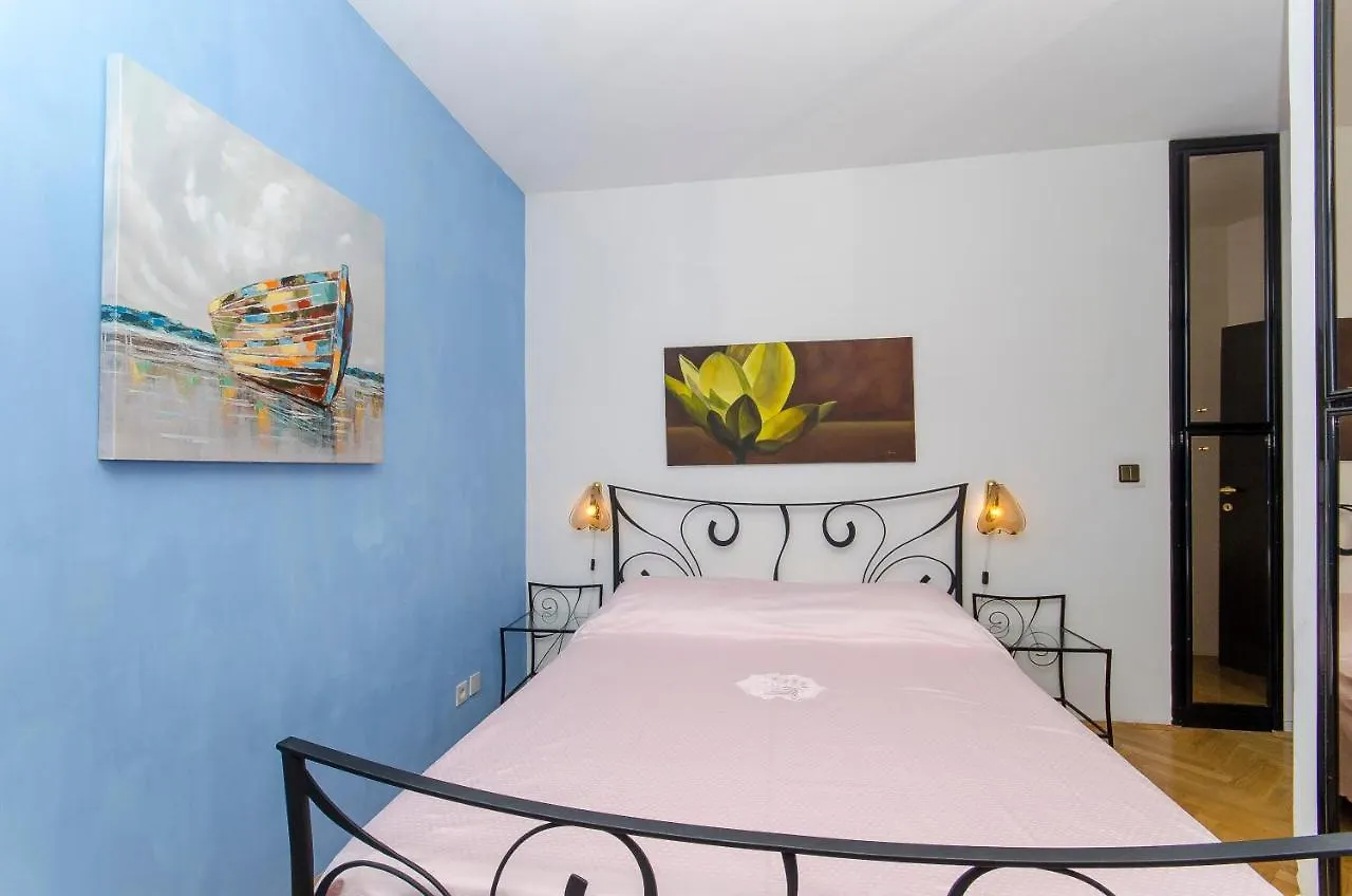 Apartment Guesthouse Vialli Split